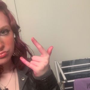 Meet your Posher, Robin